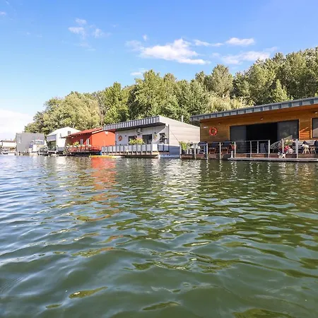 Hausbót U Rybára A Kačky Casa vacanze *