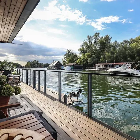 Hausbót U Rybára A Kačky