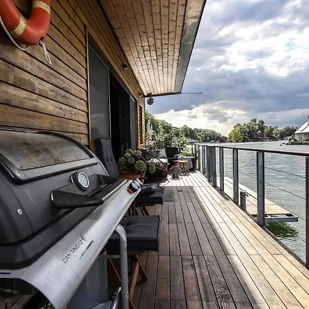 Hausbót U Rybára A Kačky