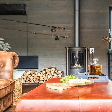 Hausbot U Rybara A Kacky *