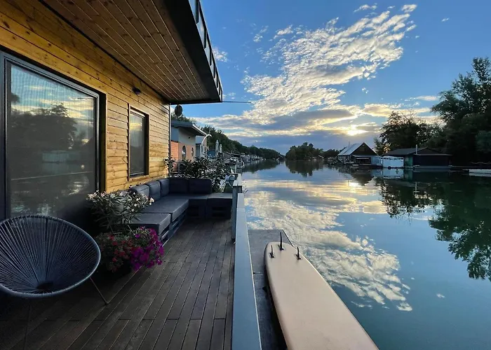 Hausbót U Rybára A Kačky Nyaraló