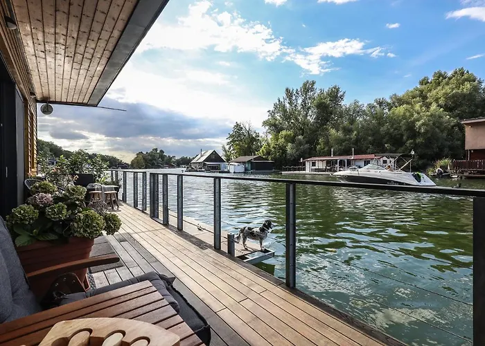 Hausbót U Rybára A Kačky