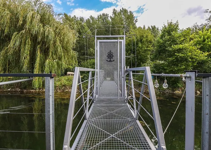 Nyaraló Hausbót U Rybára A Kačky