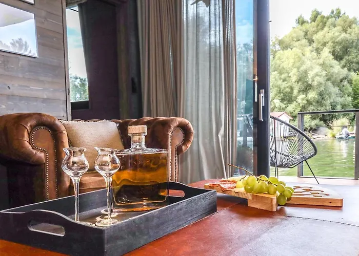 Hausbót U Rybára A Kačky Nyaraló